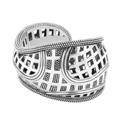 Store Caviar Cuff Bracelet Silver