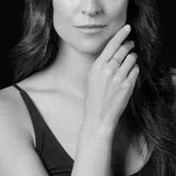 New 18K Gold Caviar Flower Diamond Ring Diamonds