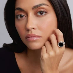 Hot Onyx Circle Ring Silver