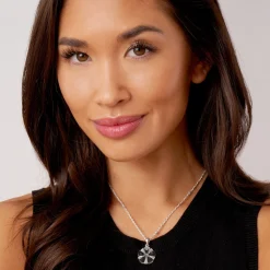 Store Onyx Flower Pendant Necklace Silver